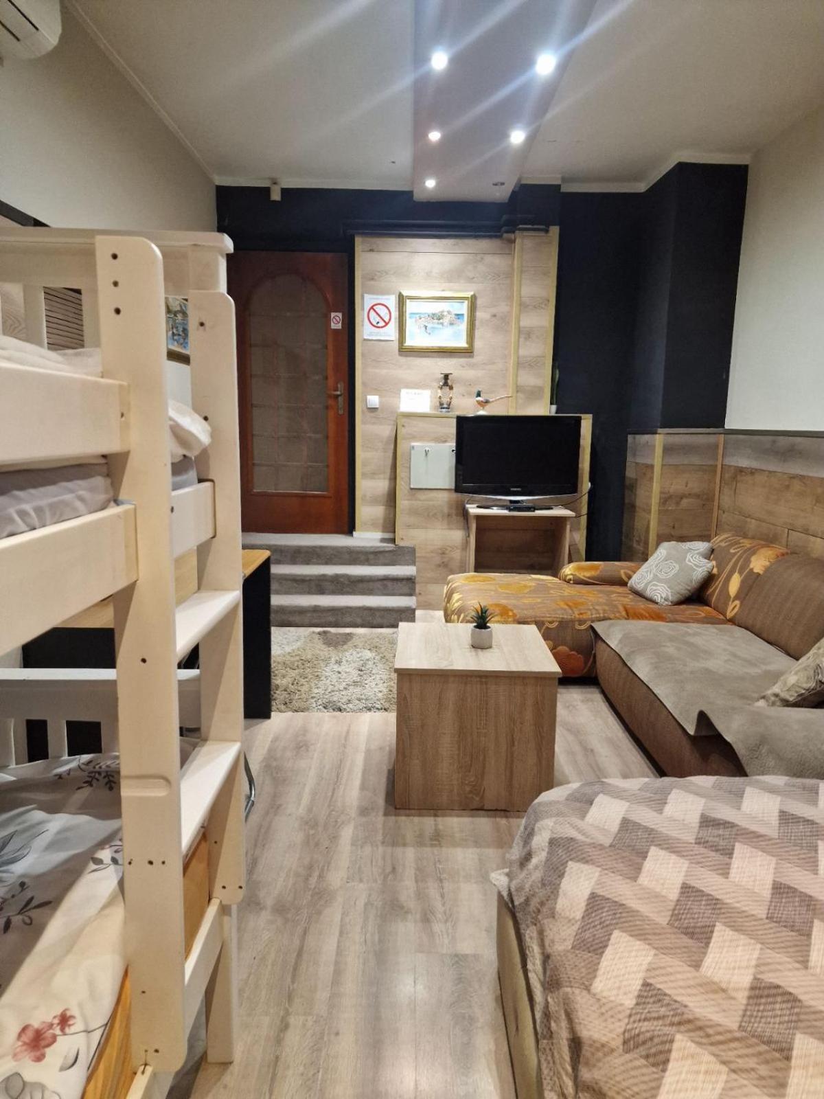 Guest House Maja نوفي ساد المظهر الخارجي الصورة